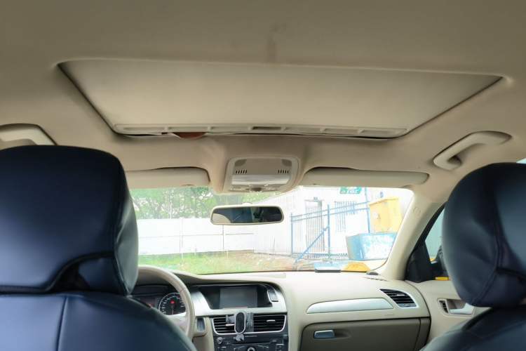 Used Audi A4L 2010 1.8 TFSI Comfort Model Headliner