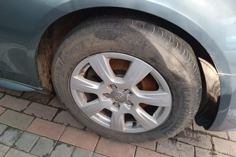 Used Audi A4L 2010 1.8 TFSI Comfort Model Right Front Wheel Hub