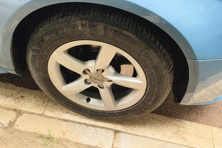Used Audi A4L 2010 2.0 TFSI Technology Edition Right Front Wheel Hub
