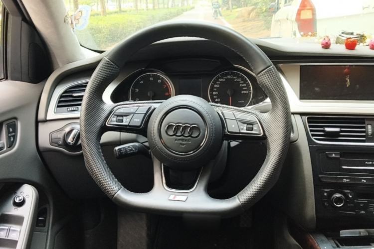 Used Audi A4L 2010 2.0 TFSI Technology Edition Steering Wheel