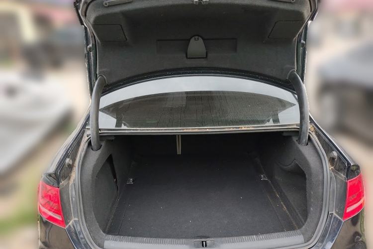 Used Audi A4L 2010 2.0 TFSI Standard Edition Trunk