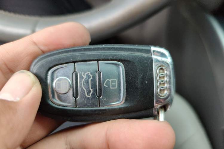 Used Audi A4L 2010 2.0 TFSI Standard Edition Vehicle Key