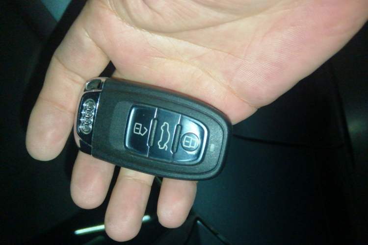 Used Audi A4L 2010 2.0 TFSI Comfort Edition Vehicle Key