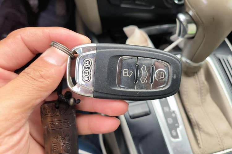 Used Audi A4L 2010 1.8 TFSI Comfort Model Vehicle Key