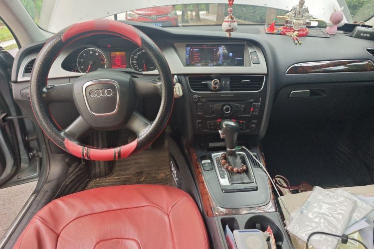 Used Audi A4L 2010 2.0 TFSI Standard Edition Center Console