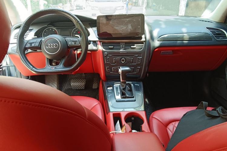 Used Audi A4L 2010 2.0 TFSI Comfort Edition Center Console