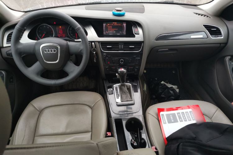 Used Audi A4L 2010 2.0 TFSI Standard Edition Center Console