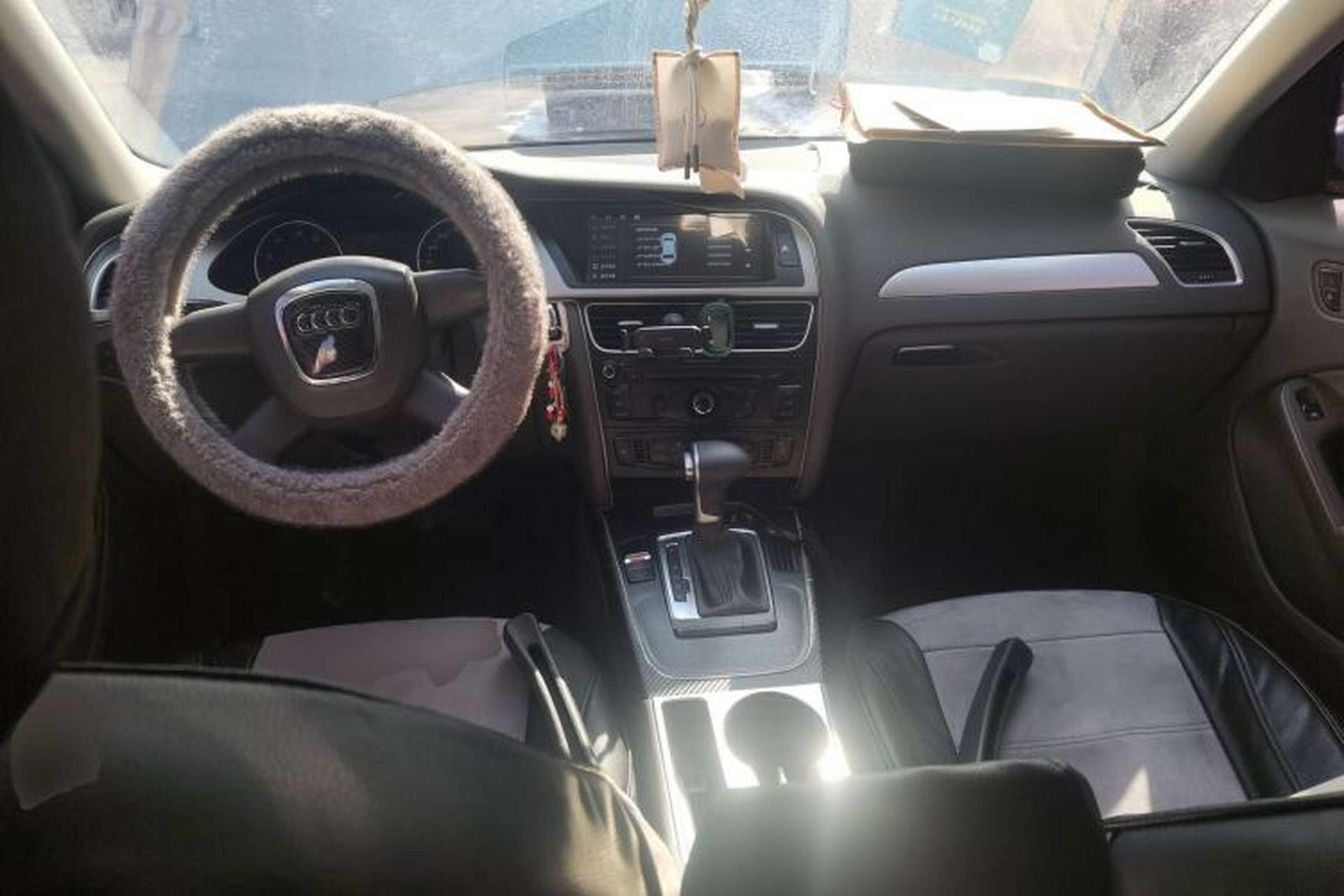 Used Audi A4L 2010 2.0 TFSI Standard Edition Center Console