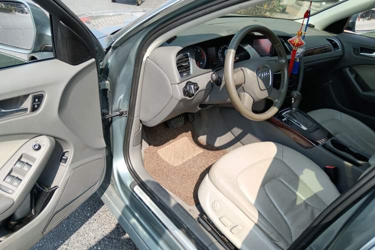 Used Audi A4L 2010 2.0 TFSI Comfort Edition Driver Seat