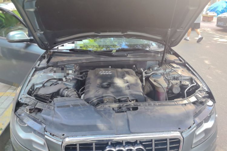 Used Audi A4L 2010 2.0 TFSI Standard Edition Engine Bay