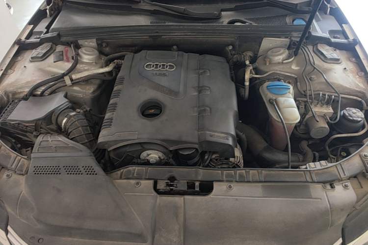 Used Audi A4L 2010 2.0 TFSI Comfort Edition Engine Bay