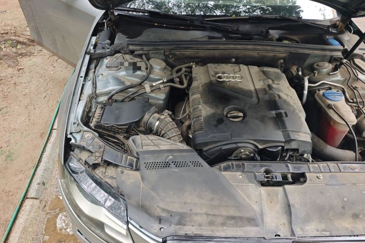 Used Audi A4L 2010 2.0 TFSI Standard Edition Engine Bay Right