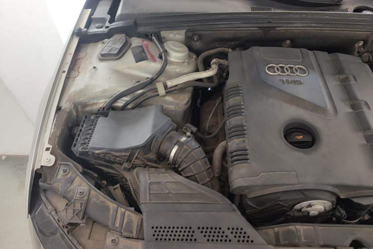 Used Audi A4L 2010 2.0 TFSI Comfort Edition Engine Bay Right