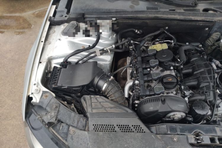 Used Audi A4L 2010 2.0 TFSI Standard Edition Engine Bay Right