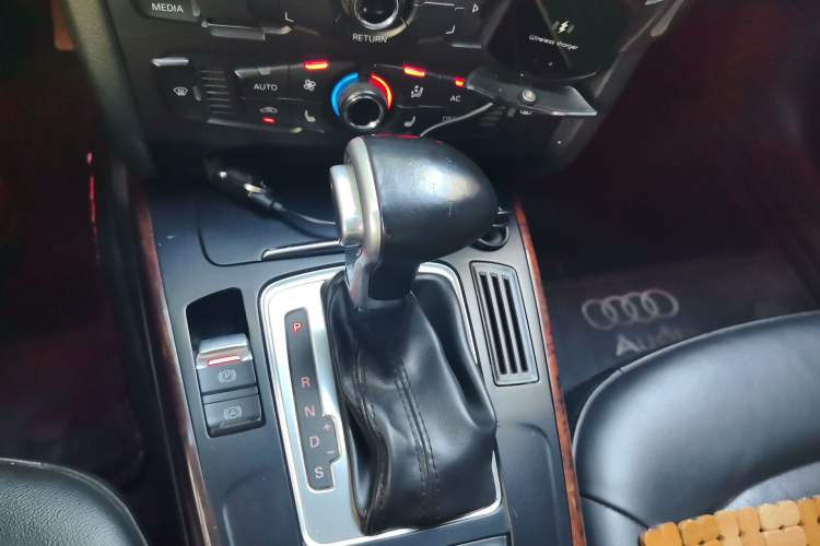 Used Audi A4L 2010 2.0 TFSI Standard Edition Gear Lever