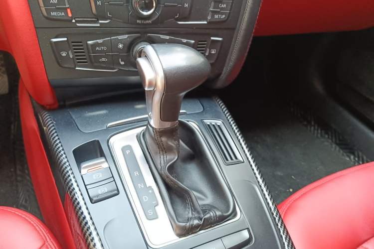 Used Audi A4L 2010 2.0 TFSI Comfort Edition Gear Lever