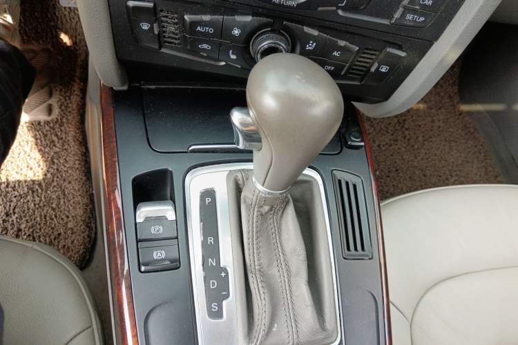 Used Audi A4L 2010 2.0 TFSI Comfort Edition Gear Lever