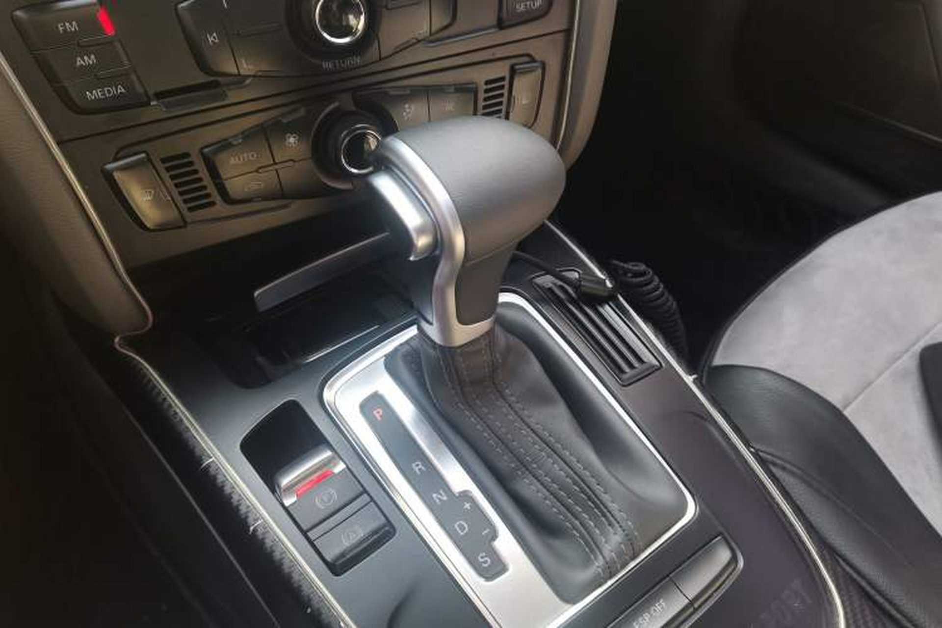 Used Audi A4L 2010 2.0 TFSI Standard Edition Gear Lever