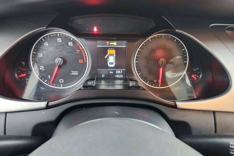 Used Audi A4L 2010 2.0 TFSI Sport Edition Instrument Cluster
