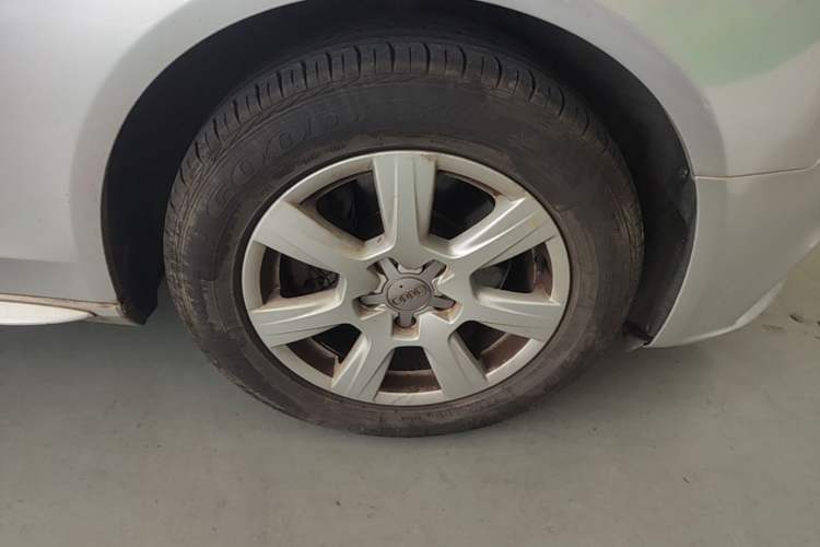 Used Audi A4L 2010 2.0 TFSI Comfort Edition Right Front Wheel Hub