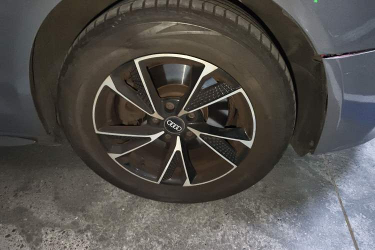 Used Audi A4L 2010 2.0 TFSI Standard Edition Right Front Wheel Hub