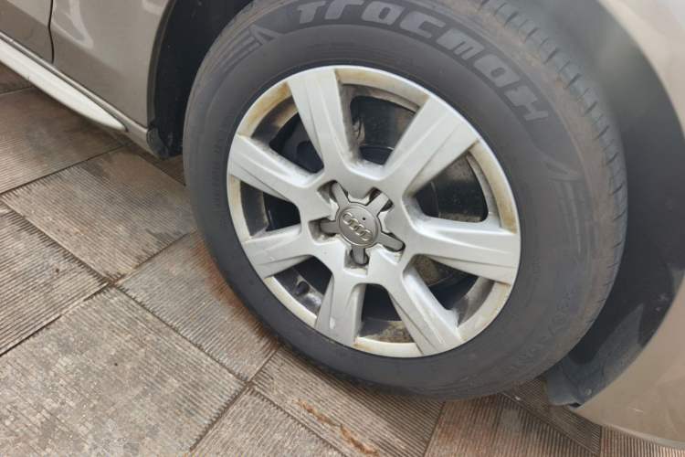 Used Audi A4L 2010 1.8 TFSI Comfort Model Right Front Wheel Hub