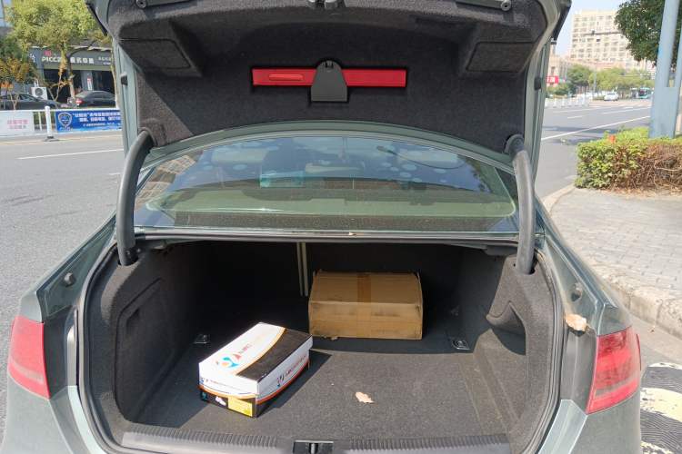 Used Audi A4L 2010 2.0 TFSI Comfort Edition Trunk