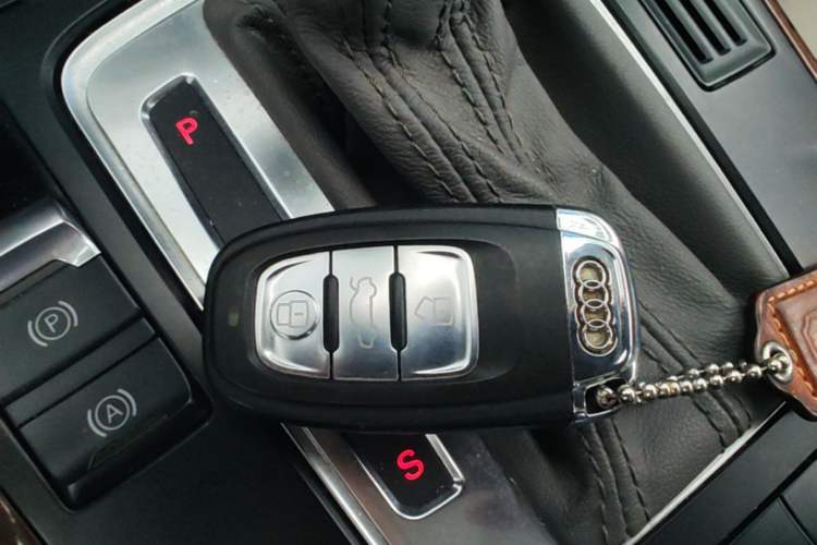 Used Audi A4L 2010 2.0 TFSI Comfort Edition Vehicle Key
