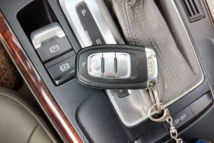 Used Audi A4L 2010 2.0 TFSI Comfort Edition Vehicle Key