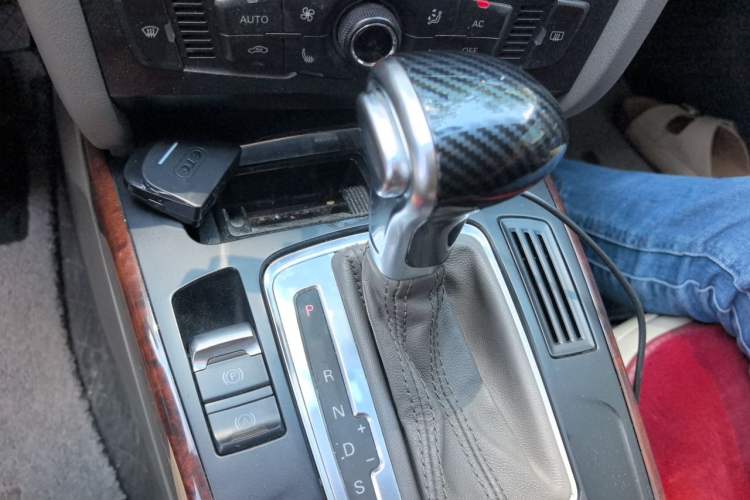 Used Audi A4L 2010 2.0 TFSI Comfort Edition Gear Lever