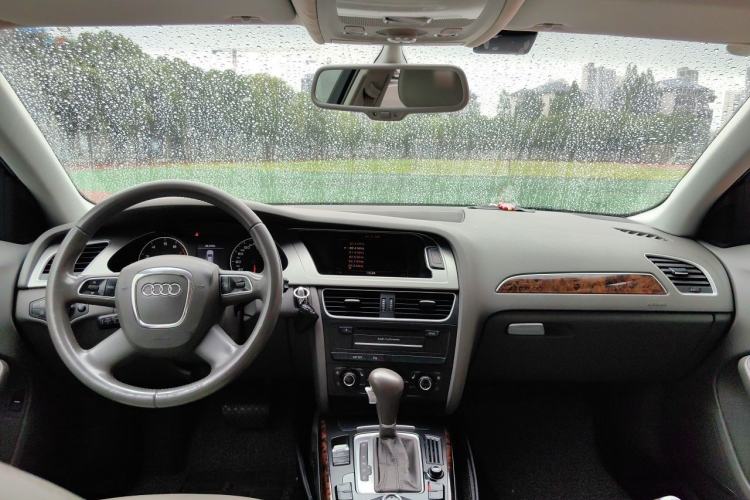 Used Audi A4L 2010 2.0 TFSI Technology Edition Center Console