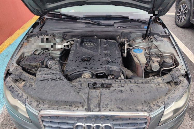 Used Audi A4L 2010 2.0 TFSI Technology Edition Engine Bay