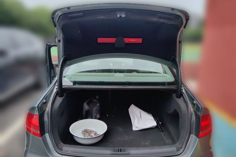 Used Audi A4L 2010 2.0 TFSI Technology Edition Trunk