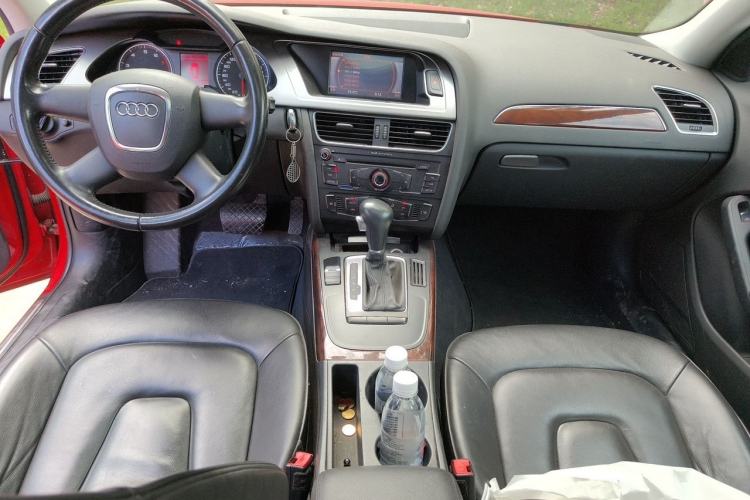Used Audi A4L 2010 2.0 TFSI Comfort Edition Center Console