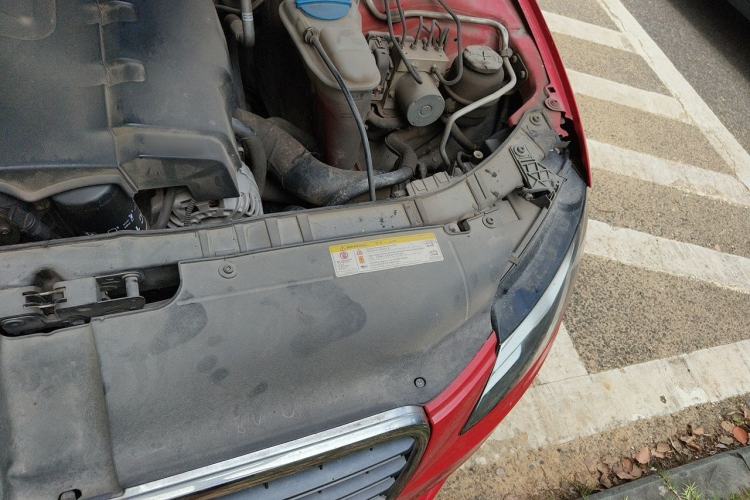 Used Audi A4L 2010 2.0 TFSI Comfort Edition Engine Bay Left