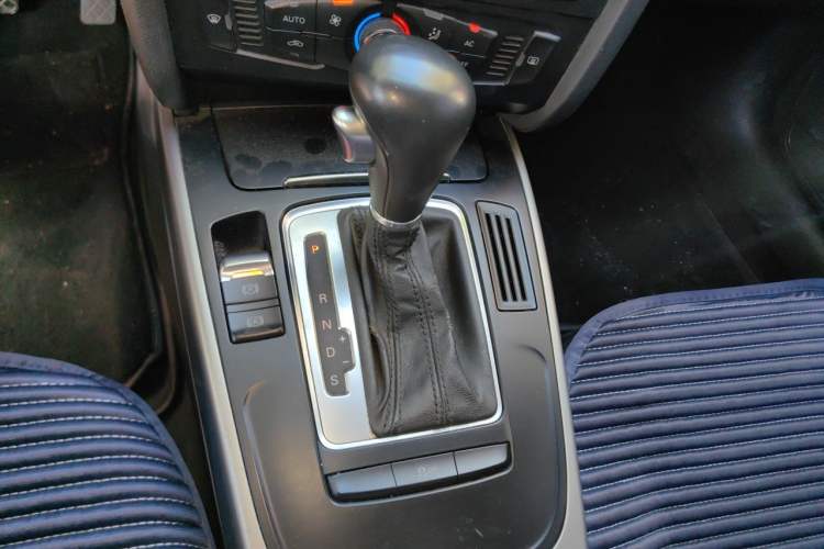 Used Audi A4L 2010 1.8 TFSI Comfort Model Gear Lever