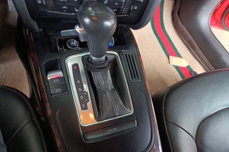 Used Audi A4L 2010 2.0 TFSI Comfort Edition Gear Lever