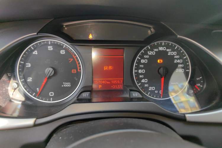 Used Audi A4L 2010 1.8 TFSI Comfort Model Odometer Close Up