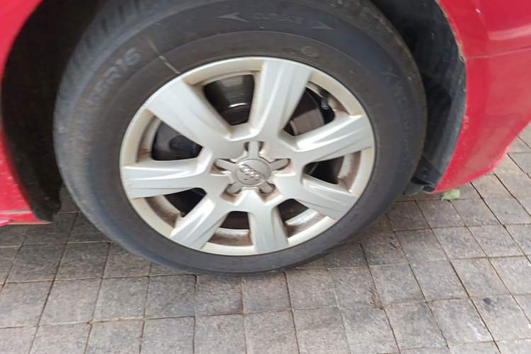 Used Audi A4L 2010 2.0 TFSI Comfort Edition Right Front Wheel Hub