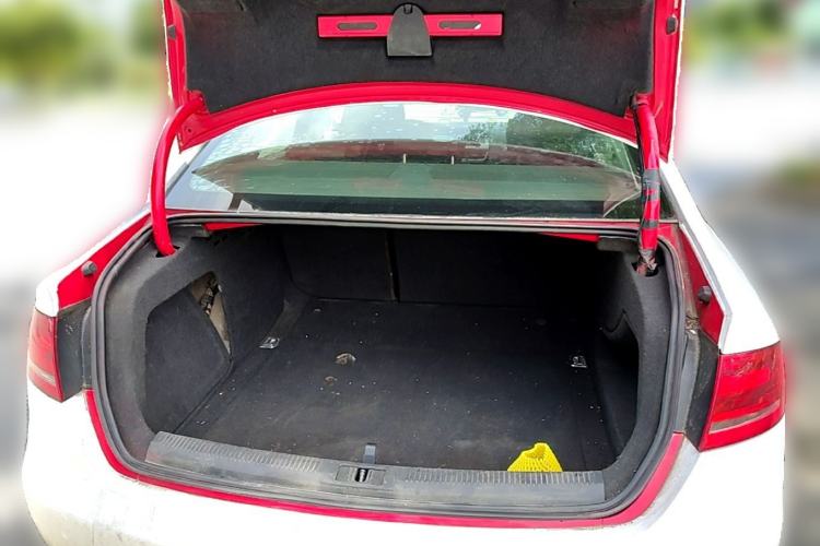 Used Audi A4L 2010 1.8 TFSI Comfort Model Trunk