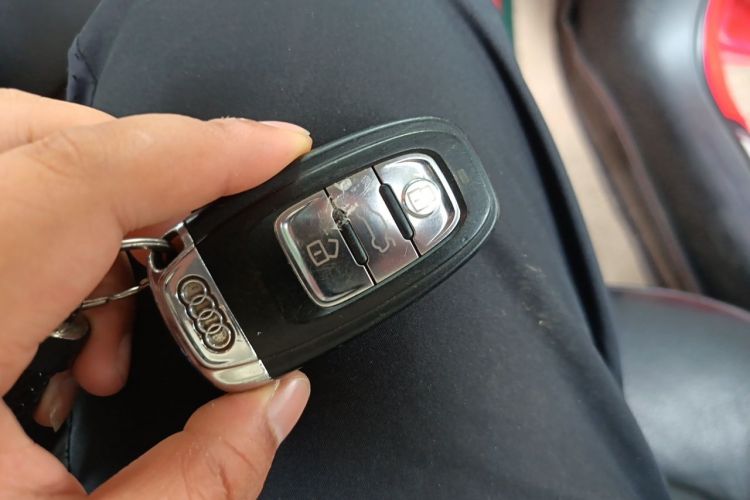 Used Audi A4L 2010 2.0 TFSI Comfort Edition Vehicle Key