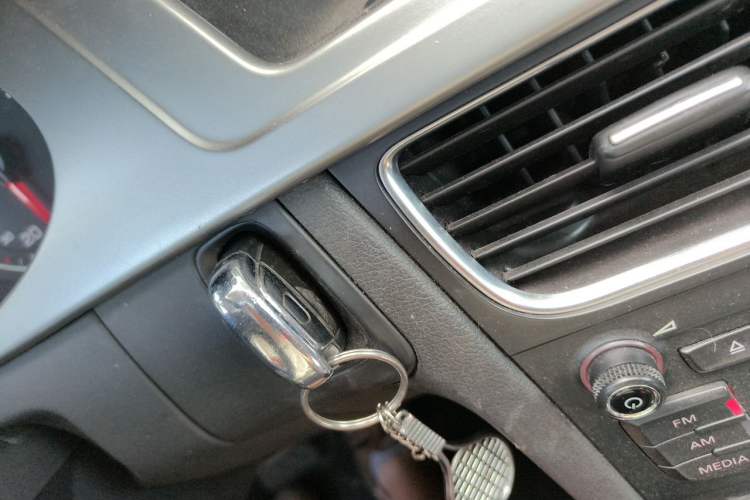 Used Audi A4L 2010 2.0 TFSI Comfort Edition Vehicle Key