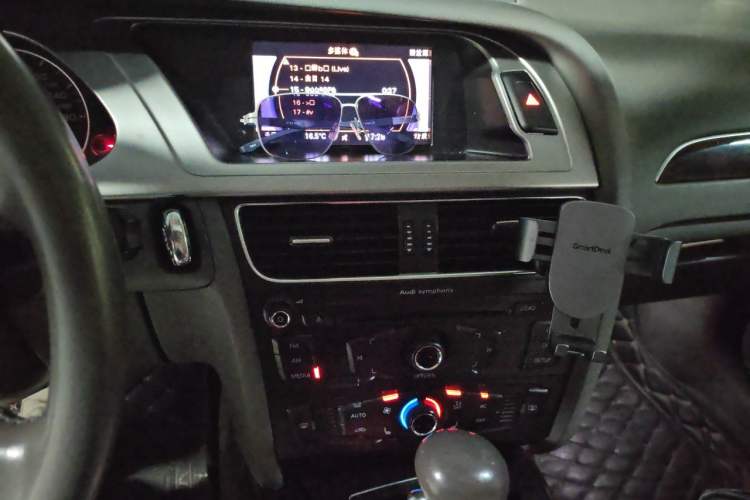 Used Audi A4L 2010 2.0 TFSI Technology Edition Audio And AC Panel