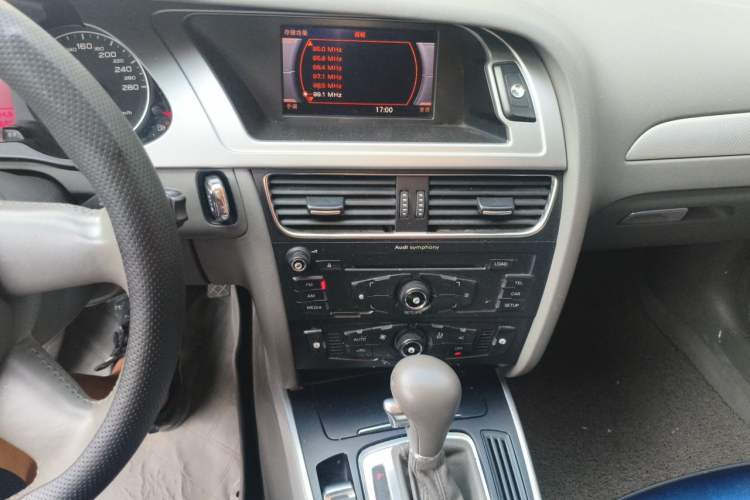 Used Audi A4L 2010 2.0 TFSI Standard Edition Audio And AC Panel