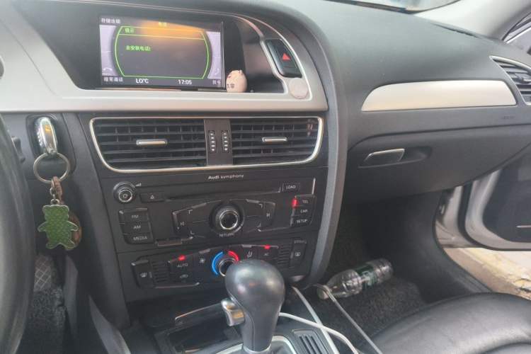 Used Audi A4L 2010 2.0 TFSI Standard Edition Audio And AC Panel
