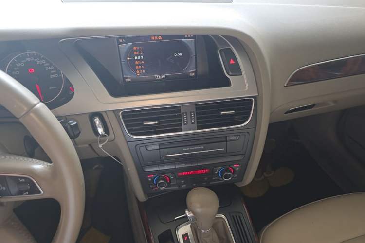 Used Audi A4L 2010 2.0 TFSI Comfort Edition Audio And AC Panel