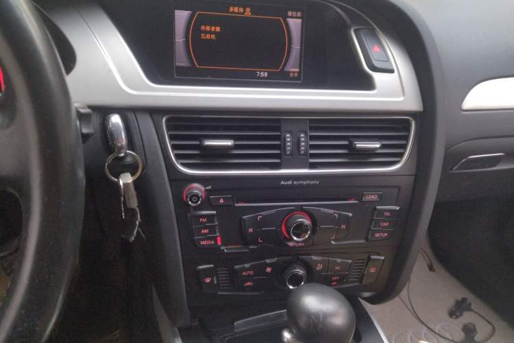 Used Audi A4L 2010 2.0 TFSI Standard Edition Audio And AC Panel