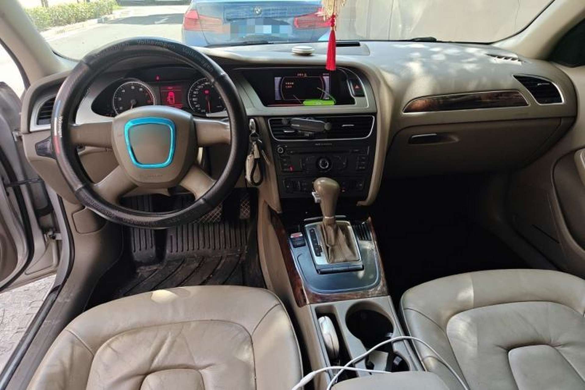 Used Audi A4L 2010 2.0 TFSI Comfort Edition Center Console