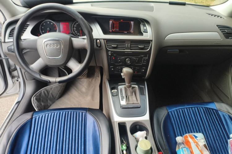 Used Audi A4L 2010 2.0 TFSI Standard Edition Center Console