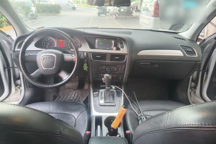 Used Audi A4L 2010 2.0 TFSI Standard Edition Center Console